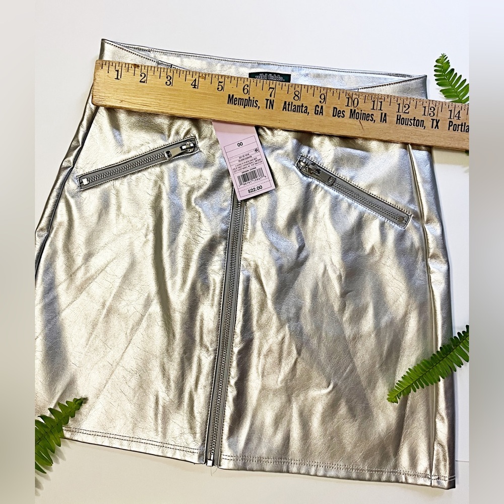 🌟Must Bundle 🌟NWT - Wild Fable Silver Mini Skirt🌟 - Picture 2 of 7